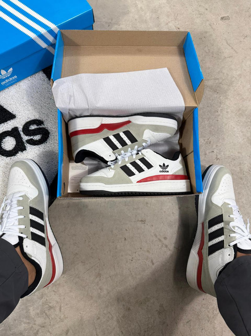TÊNIS ADIDAS FÓRUM VERMELHO E CINZA