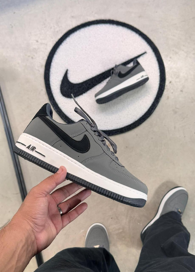 TÊNIS NIKE AIR FORCE 1 CINZA
