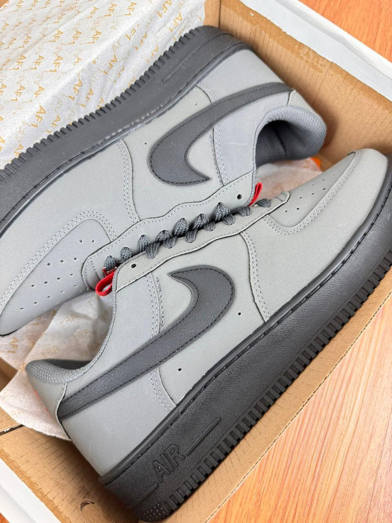 TÊNIS NIKE AIR FORCE ONE CHUMBO