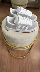 TÊNIS ADIDAS CINZA E BRANCO