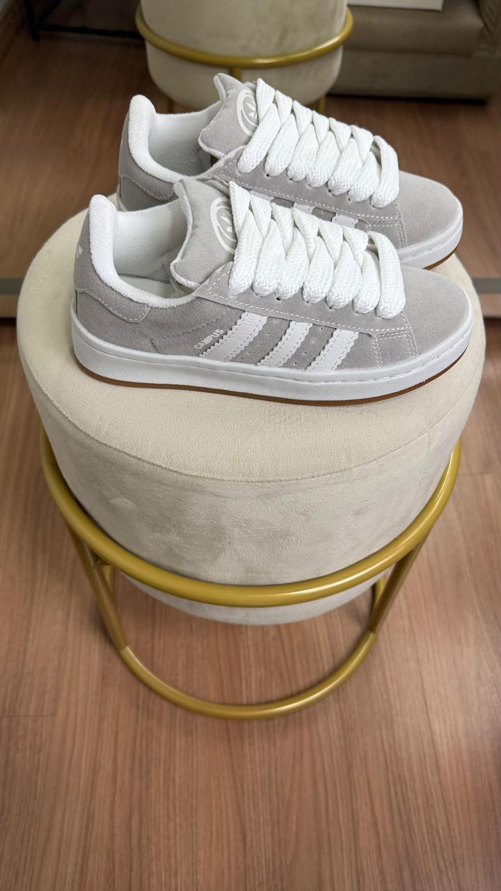 TÊNIS ADIDAS CINZA E BRANCO