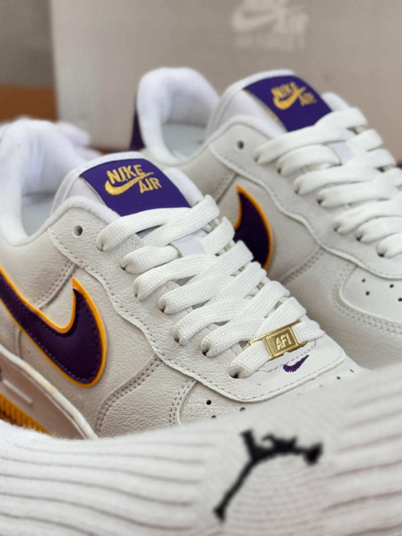 TÊNIS NIKE AIR FORCE LAKERS UVA